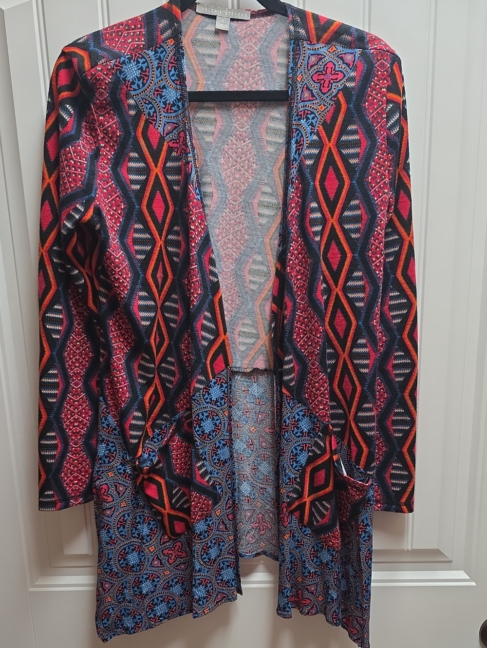 Valerie Stevens Open-Front Geometric Print Cardigan in Red, Blue, Black Medium